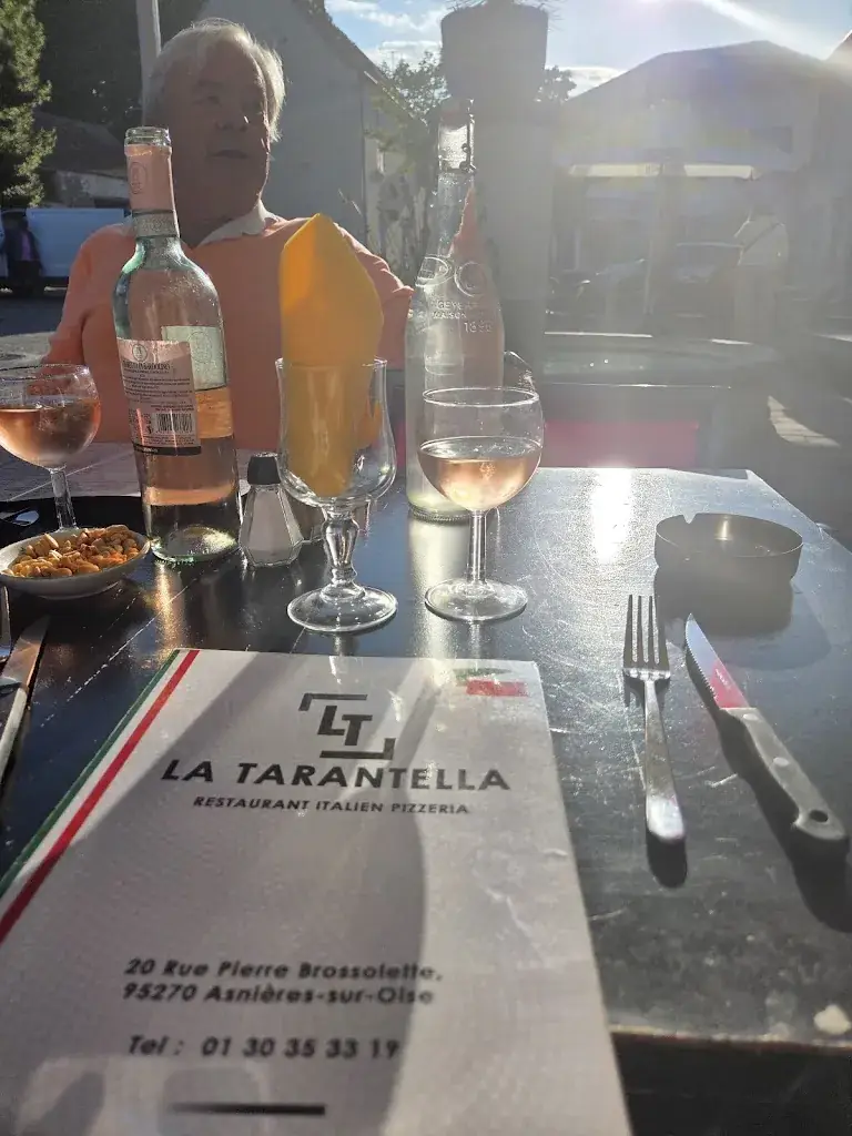 Nina Kilbane_La Tarentella_Asnières-sur-Oise_review