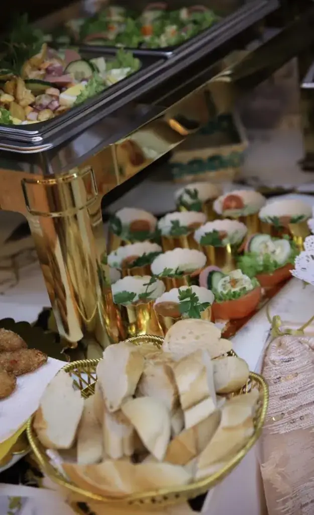 Les Champs des Antilles restaurant in Andrésy