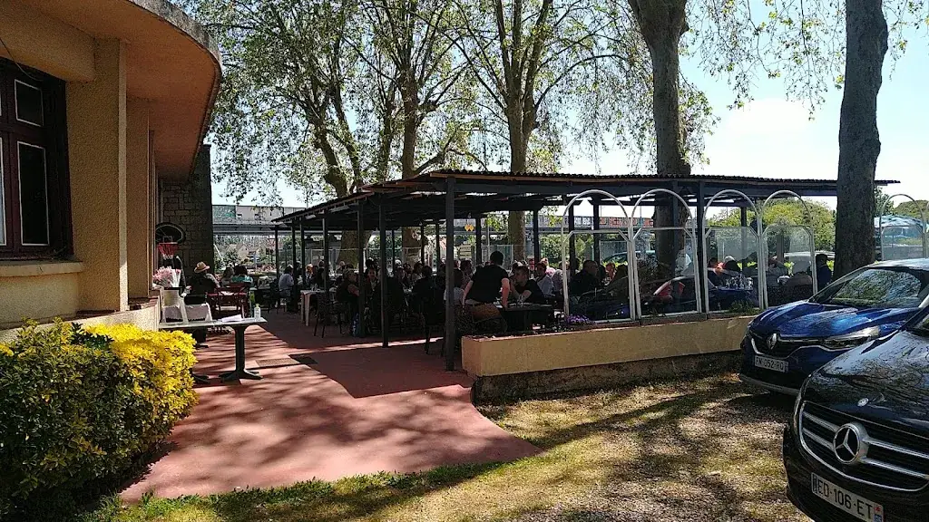 Oskar Kowalewski_Le Mékong_Conflans-Sainte-Honorine_review