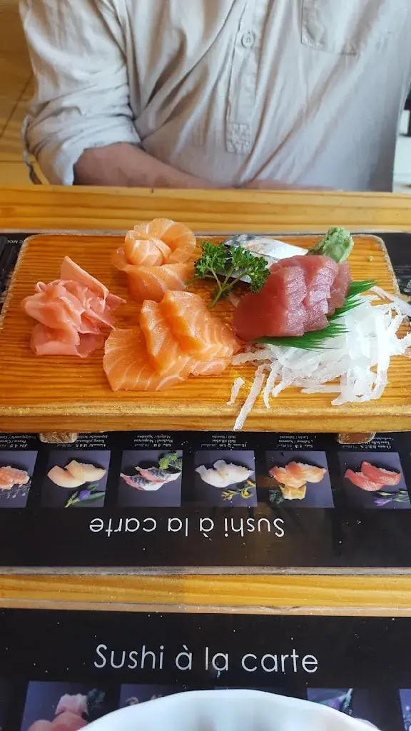 FATIMA CHEREL_Little Tokyo Restaurant_Conflans-Sainte-Honorine_review