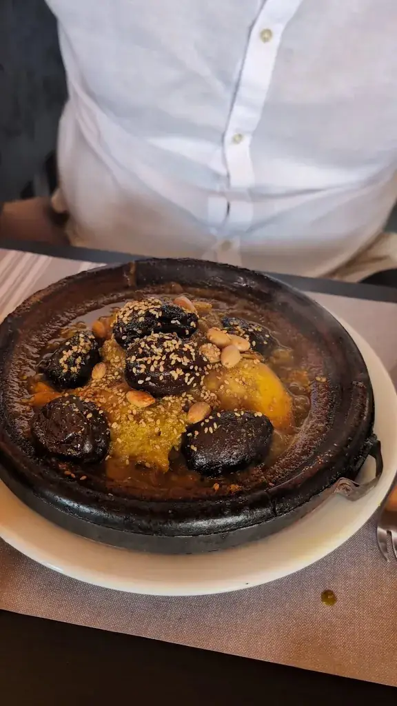 Adina Berea_Le Chameau_Neuville-sur-Oise_recensione