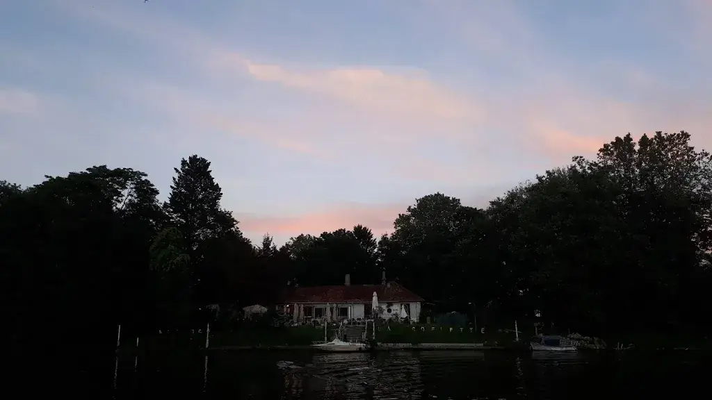 Foteini Paschalidou_Auberge La Goëlette_Andrésy_review