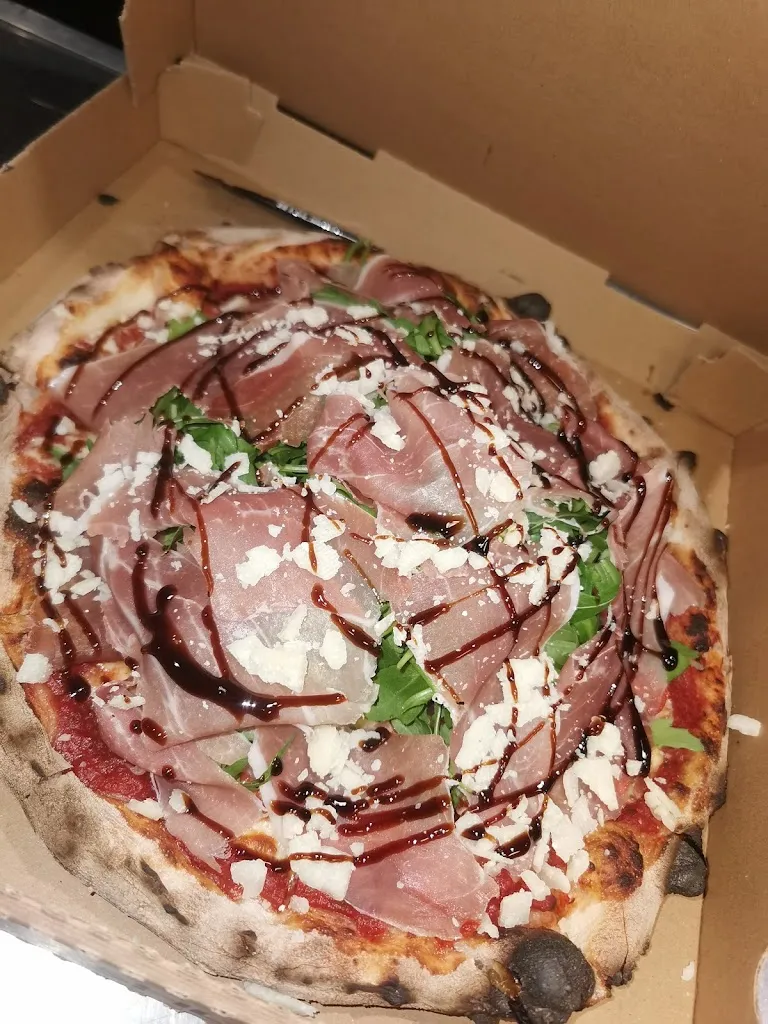 Gusto Della pizza_Attainville_slider_image_1