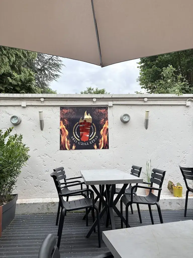 ASLI GRILL restaurant in Ézanville