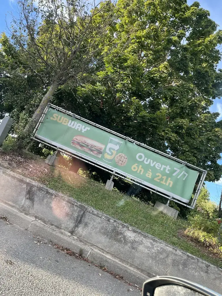 Nabil H_Subway_Attainville_review