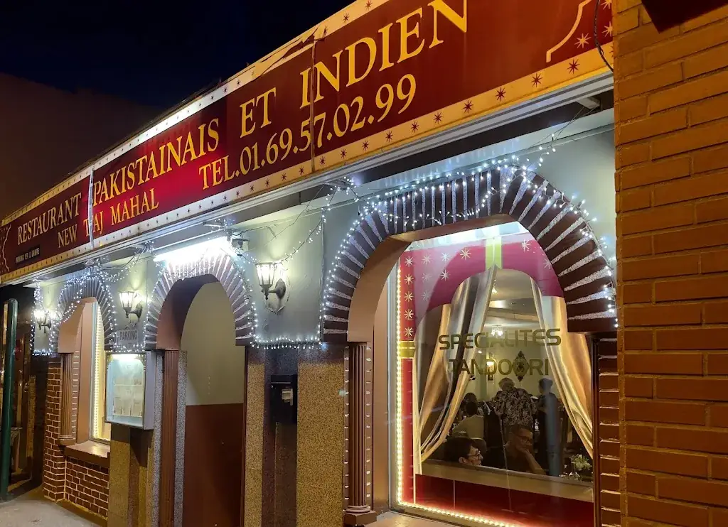 Tobias Yarwood_New Taj Mahal_Athis-Mons_recensione