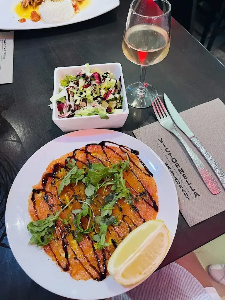 auriane alvites_Le Victornella_Athis-Mons_review