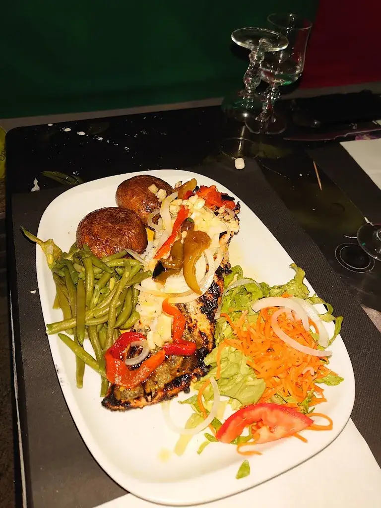 Santa-Cruz_Athis-Mons_slider_image_3