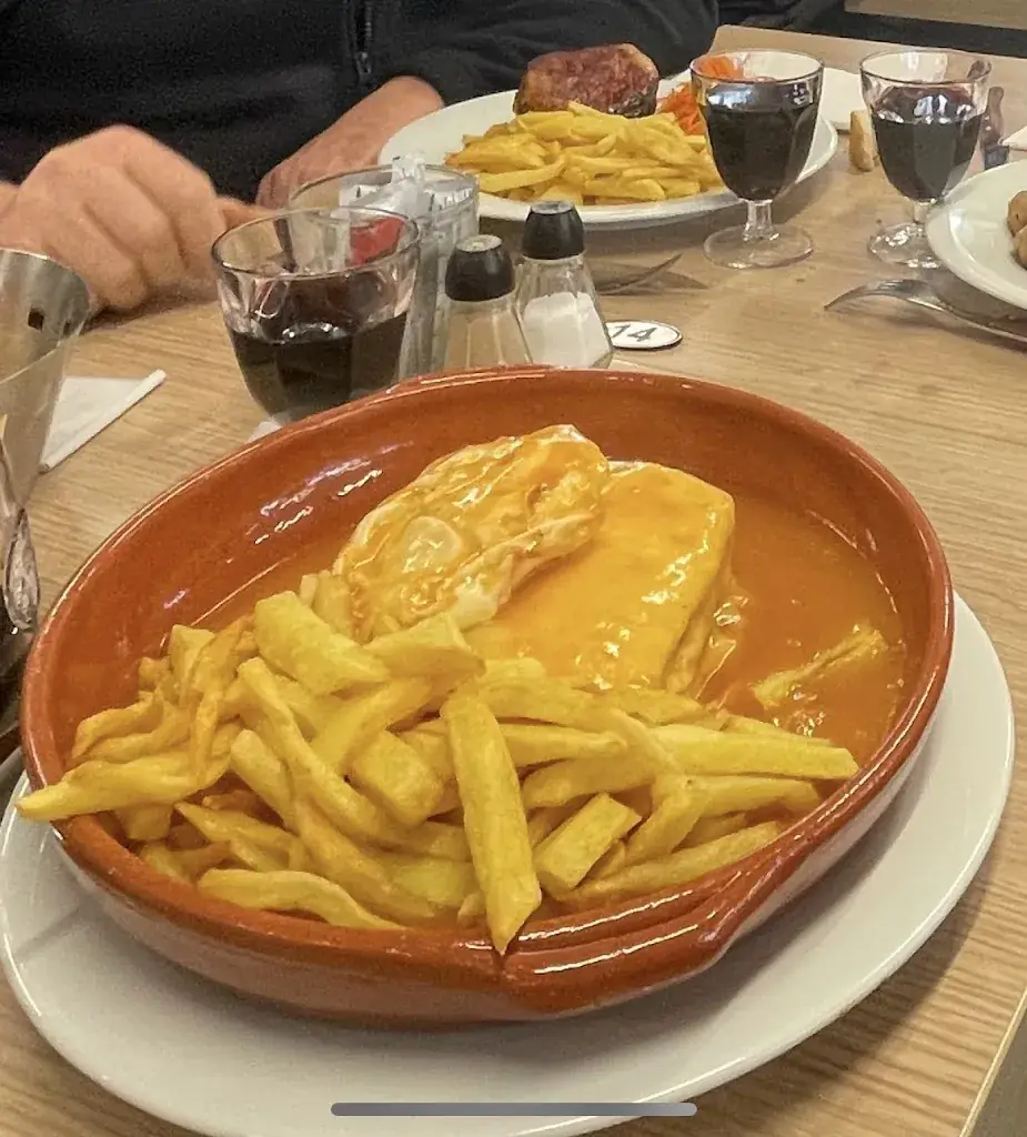 Alves Esteves Restaurant in Auffargis