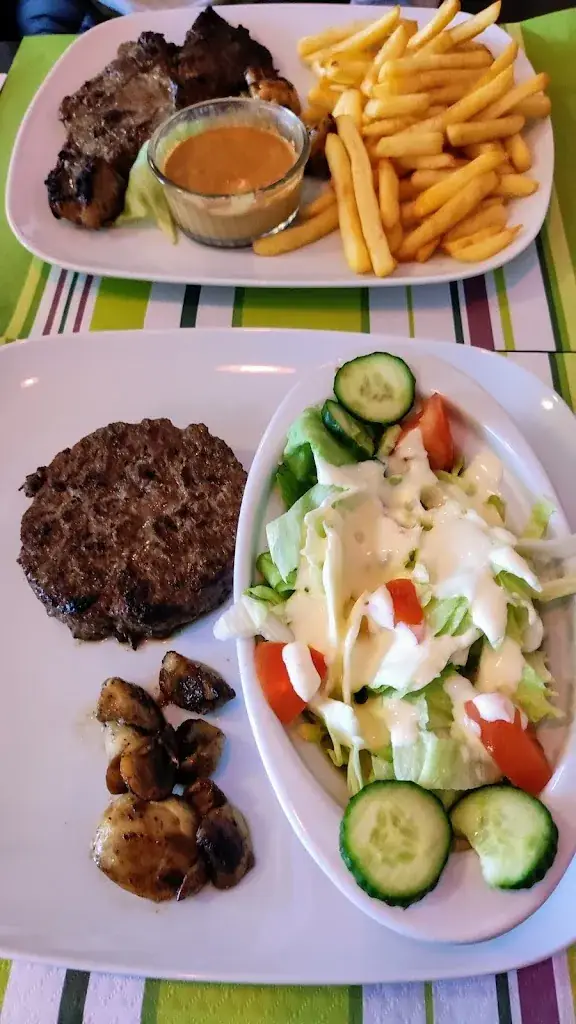 Chez leon_Arnouville_slider_image_1