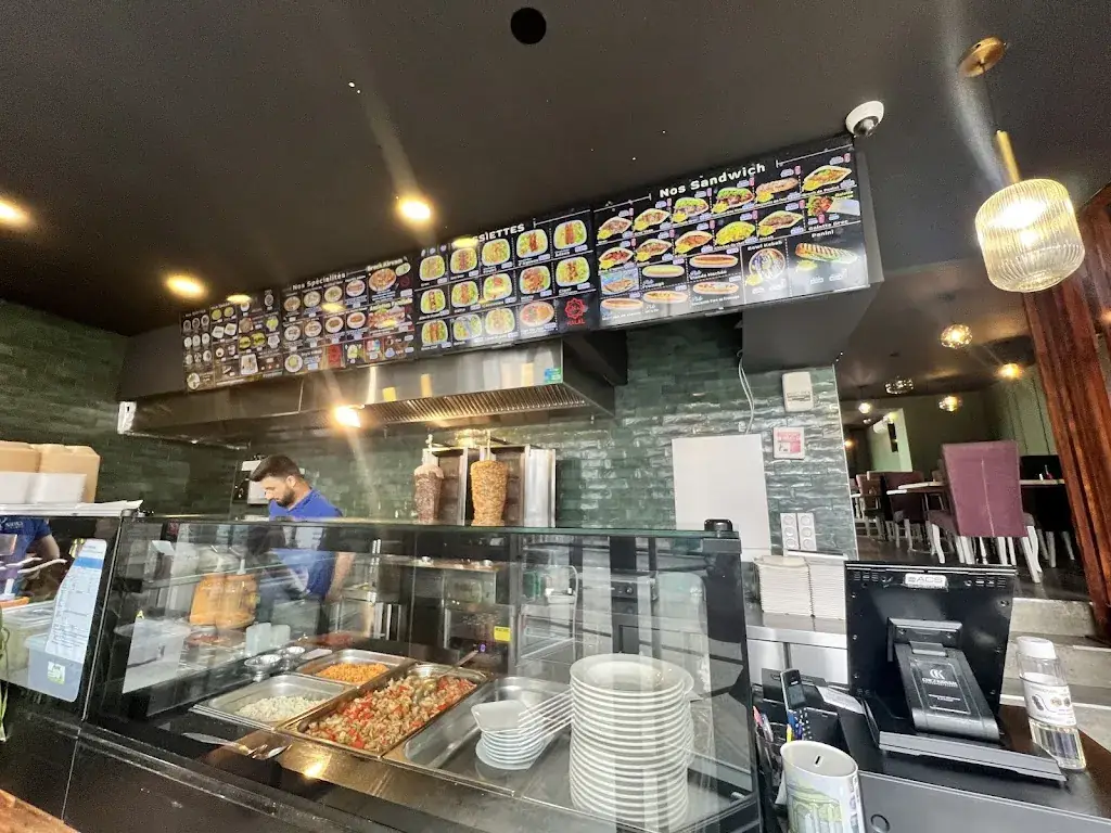 Léa Vit en France_Chez kirvam_Villiers-le-Bel_recensione