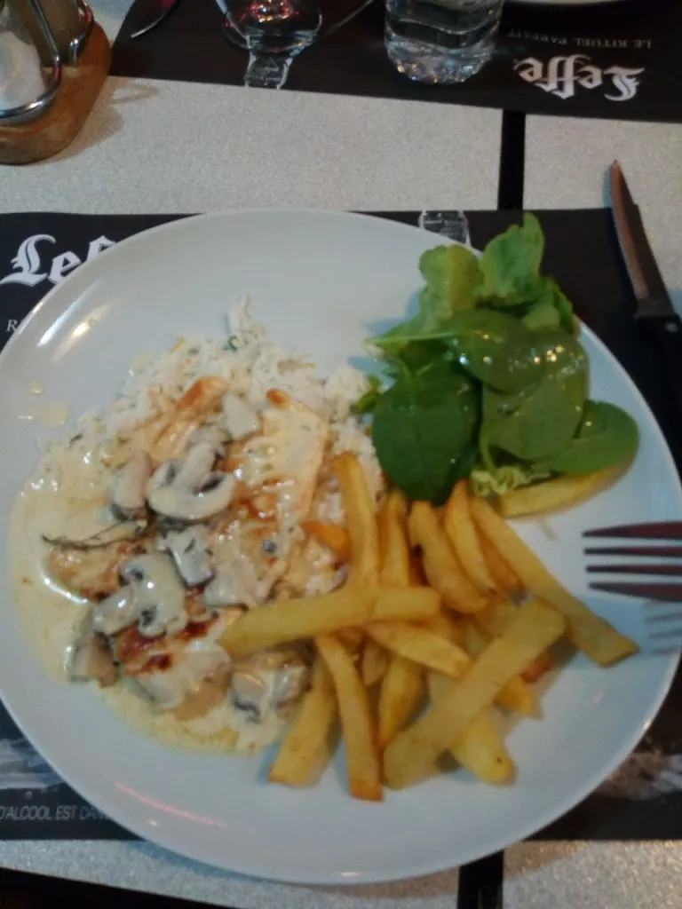 Nana Yaa Ayim_Le petit Basque_Aubervilliers_Bewertung