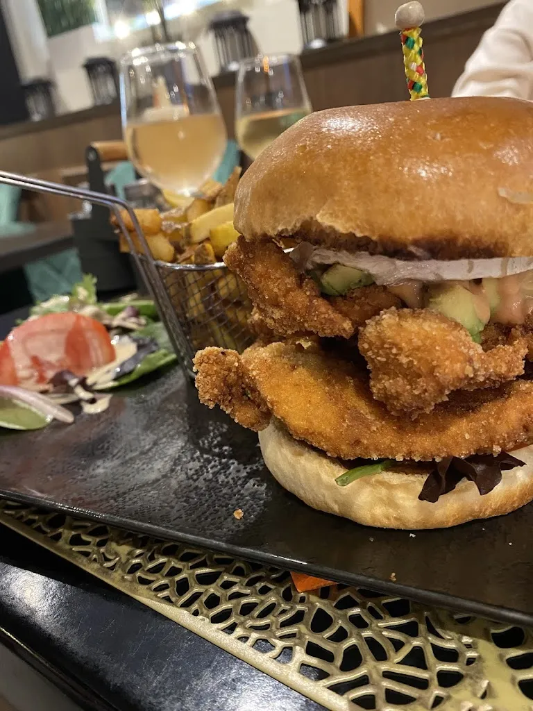 Gabriela Jalba_AS cafe_Alfortville_recensione