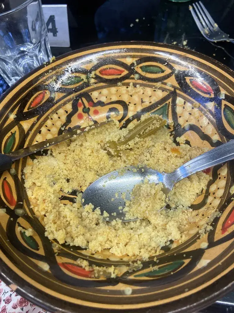 aurore trane_Les Hirondelles_Alfortville_review