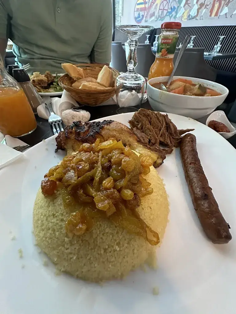 perez nadal_Le Forum_Alfortville_review