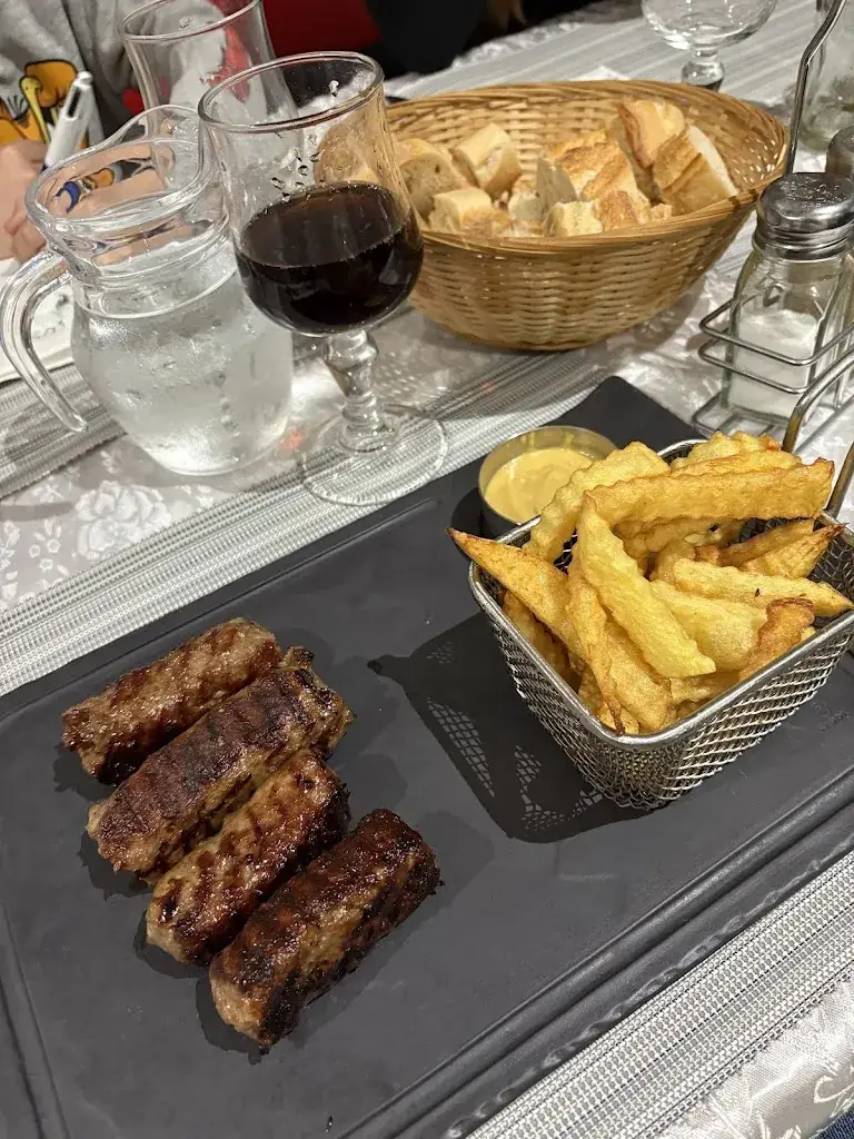 Vero Dinu_Edera_Alfortville_review