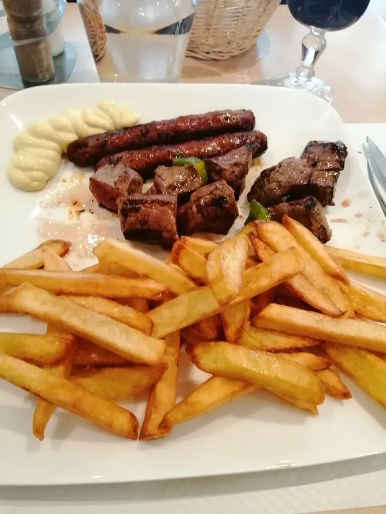 Le Fer A Cheval Restaurant in Alfortville