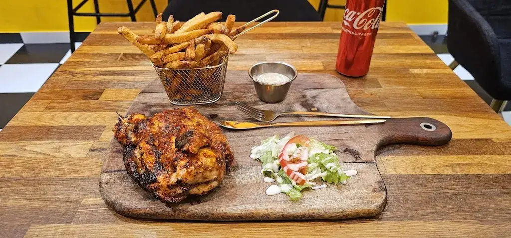 Simon Carroll_FRANGO ASSADO_Alfortville_review