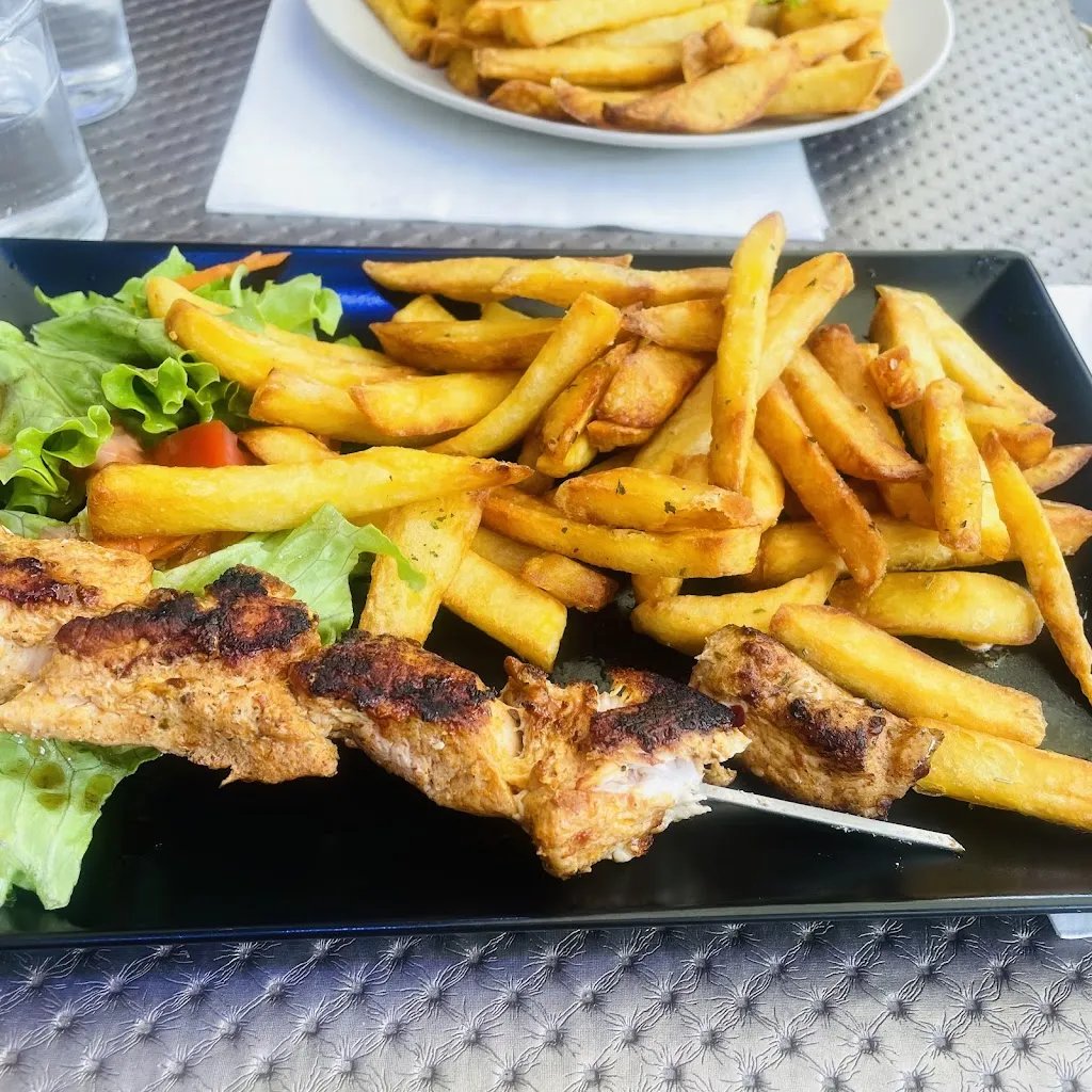 Faten ELAK_L'Addict_Alfortville_Bewertung