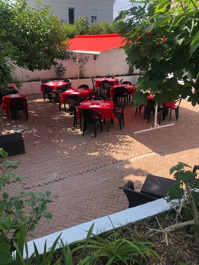 Le P’tit Trésor Restaurant in Domarin