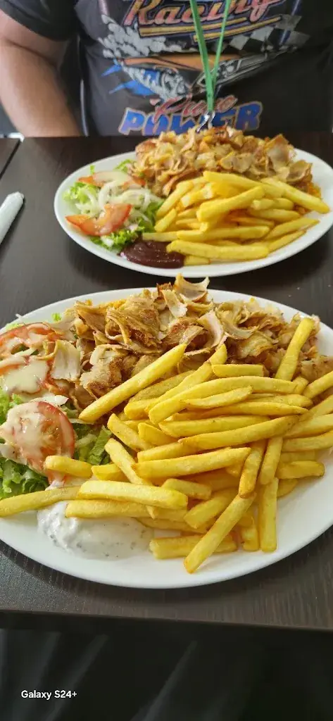 Monika Ladzińska_Chez nous restaurant rapide kebab turc_Bagneaux-sur-Loing_review
