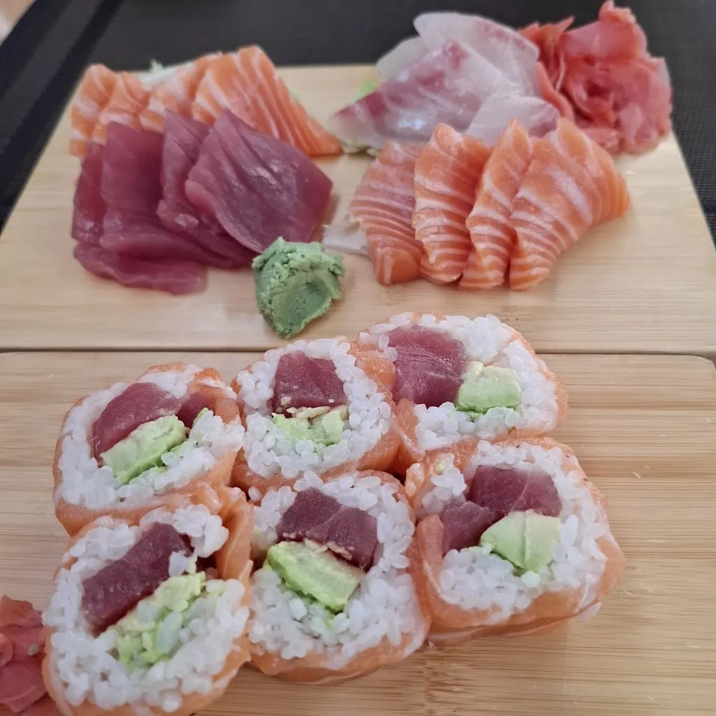 Iryna Ecker-Tafintseva_AKAT Sushi_Arpajon_reseña