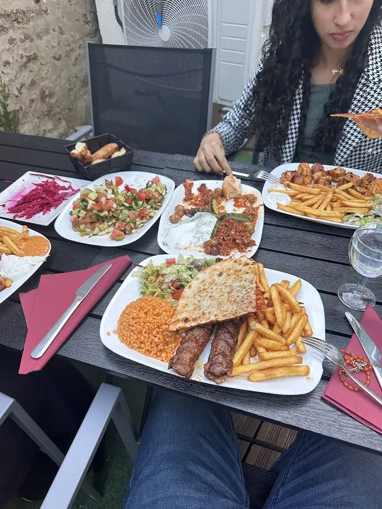 Mucahit Gozyuman_Mangal Grill Arpajon_Arpajon_recensione