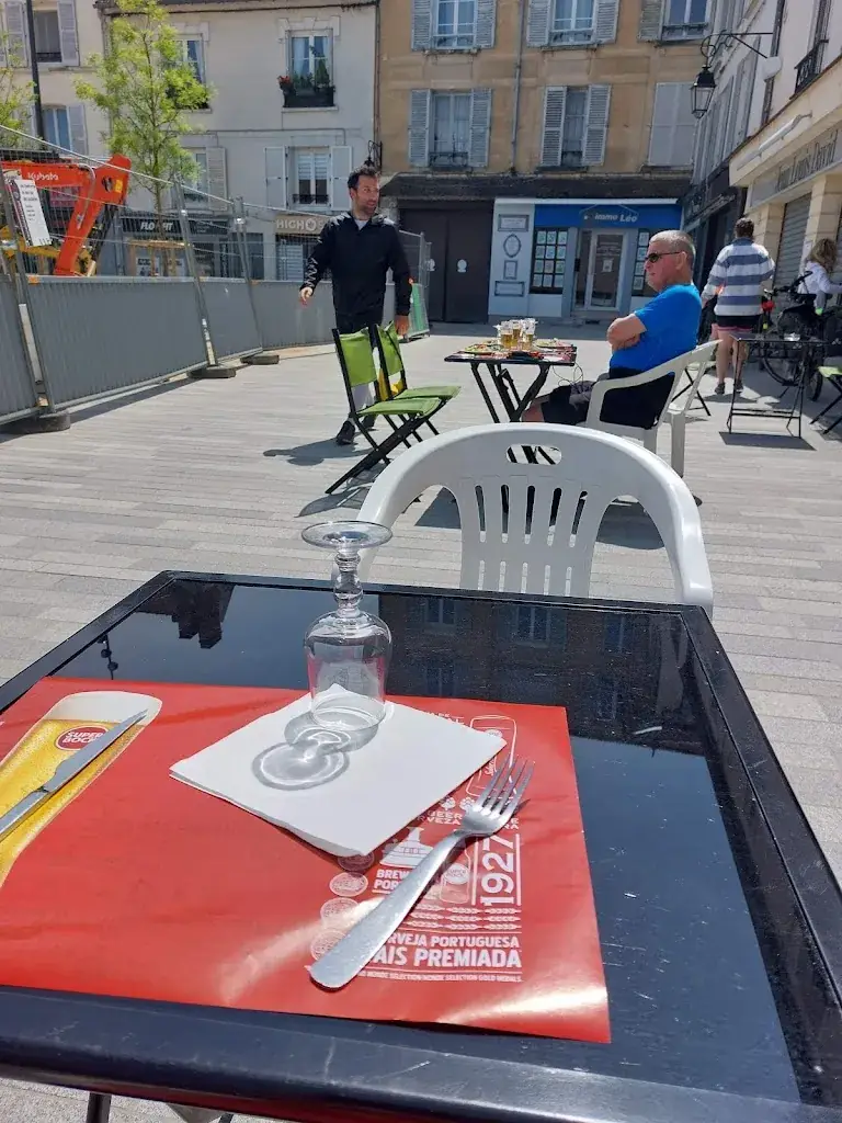 Café du Marché ristorante a Arpajon