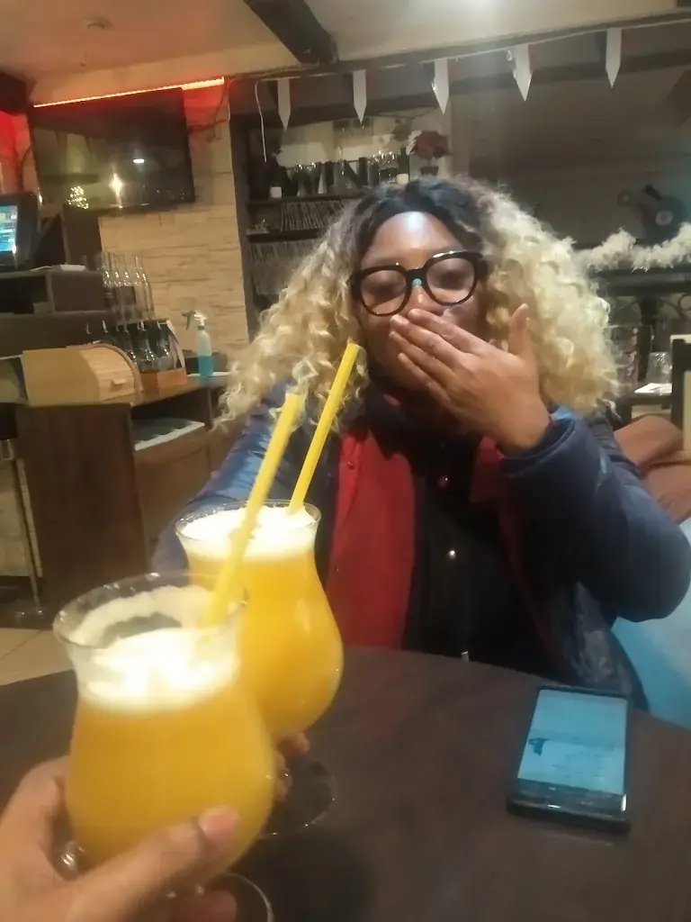 Fari Mondal_Volcano Lounge - Restaurant Pizzeria Argenteuil_Argenteuil_review