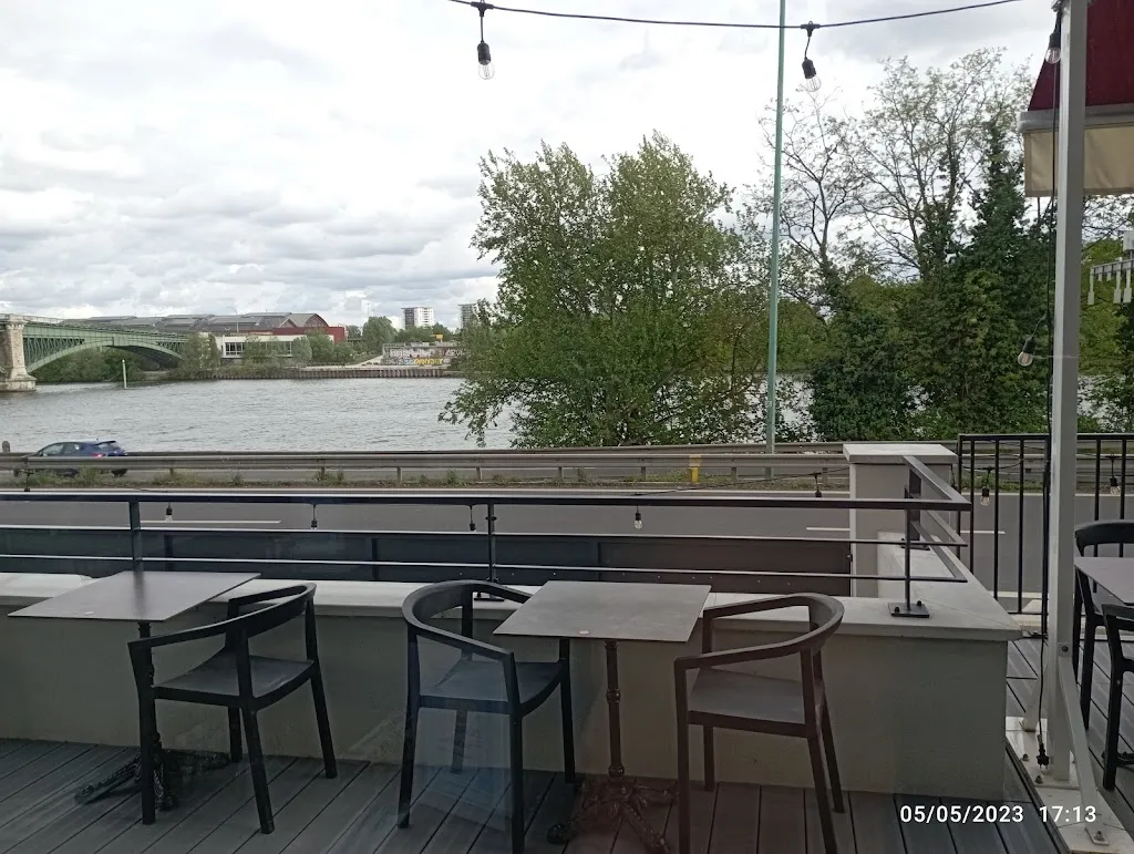 Restaurant LES ARTISANS ristorante a Argenteuil