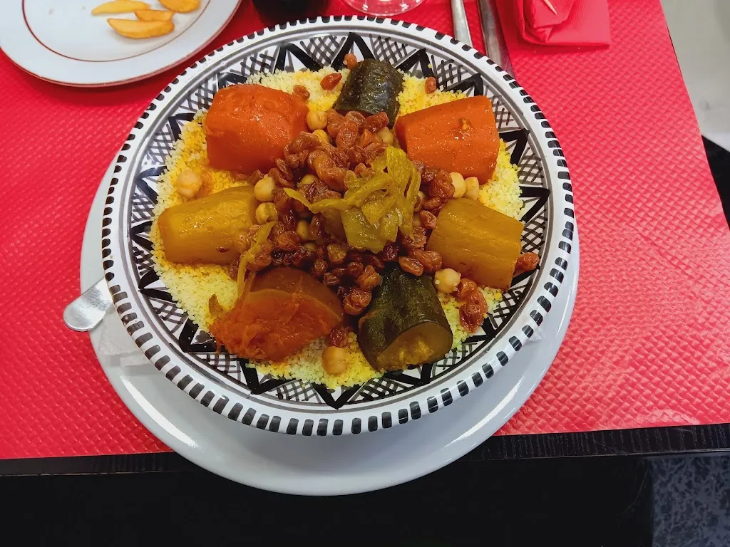 Odhis Odhiambo_L'ESCALE_Argenteuil_review