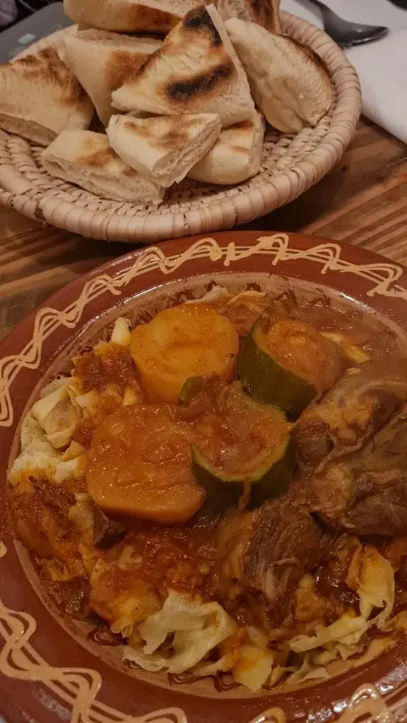 LISA ROAST_Argenteuil_slider_image_2