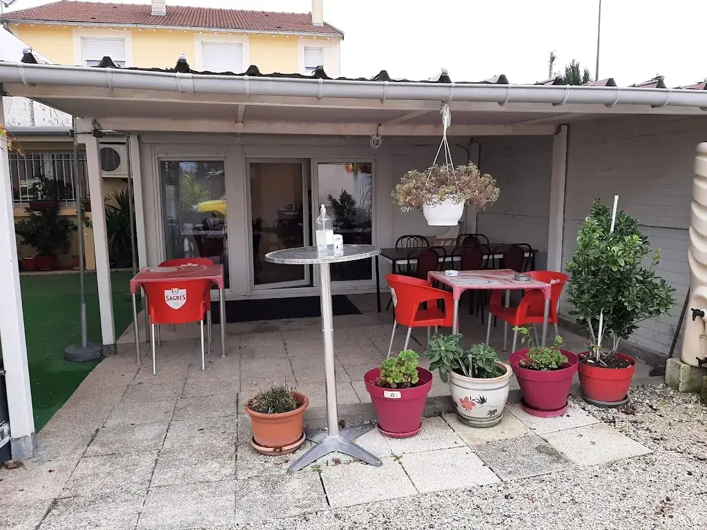 Chez Braganca_Argenteuil_slider_image_3