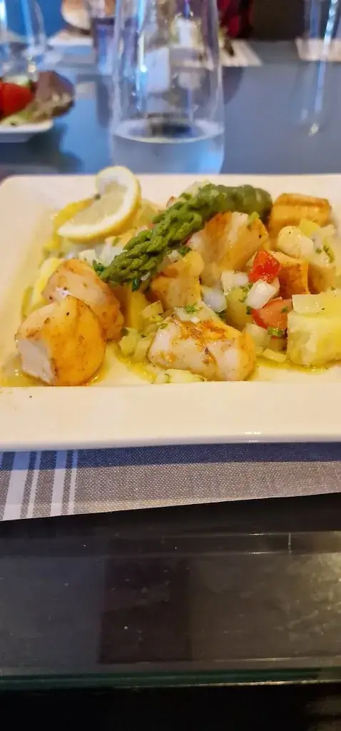 Lamya Nasrouni_La Véranda_Argenteuil_review