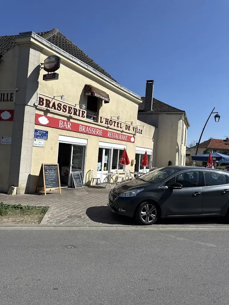 Ylies Aboudi_Bar de l'Hôtel de Ville_Ballainvilliers_review