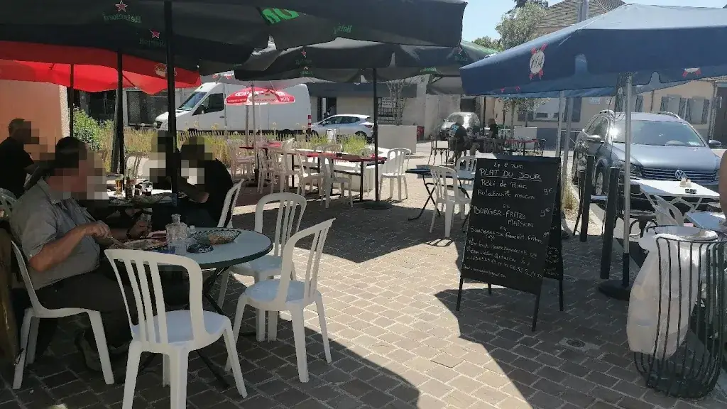 Bar de l'Hôtel de Ville restaurant in Ballainvilliers