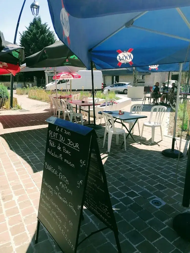 Bar de l'Hôtel de Ville_Ballainvilliers_slider_image_2