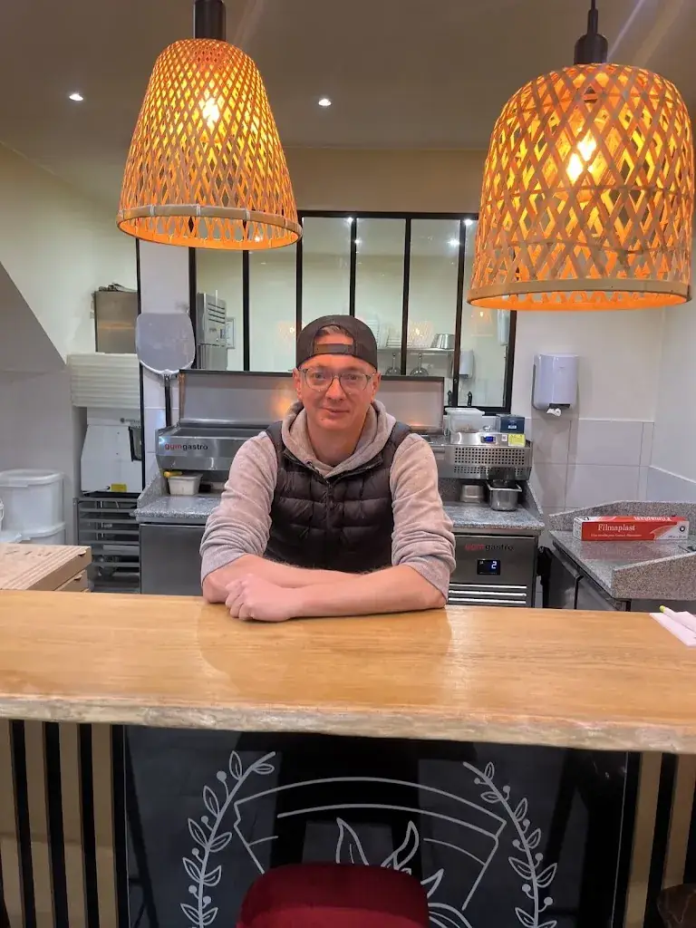 Donald Tattoo ink_Artisan pizza_Ballainvilliers_review