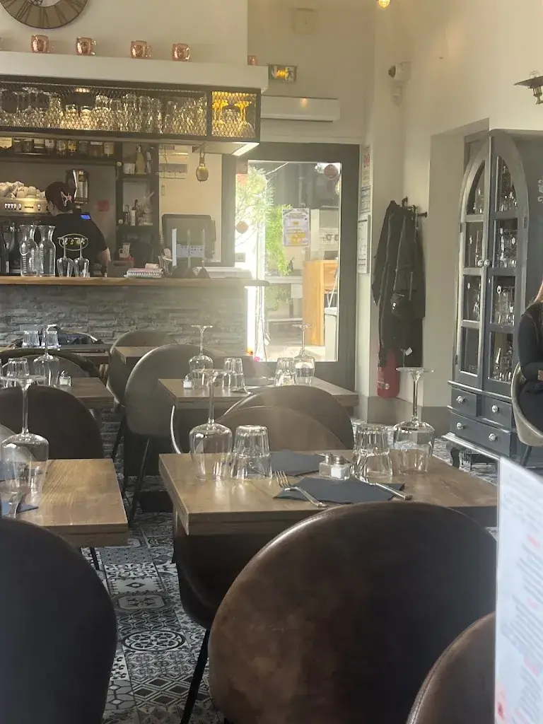 Raoult Dahlia_El Sol_Aulnay-sous-Bois_review