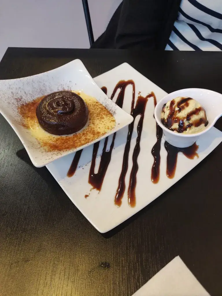 reda M_La Cantina_Aulnay-sous-Bois_review