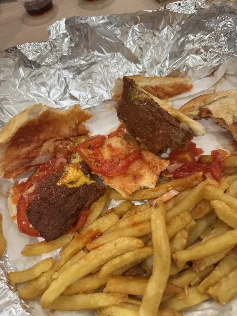 Amandine lamotte_Restaurant Le Belgium friterie belge_Aulnay-sous-Bois_review