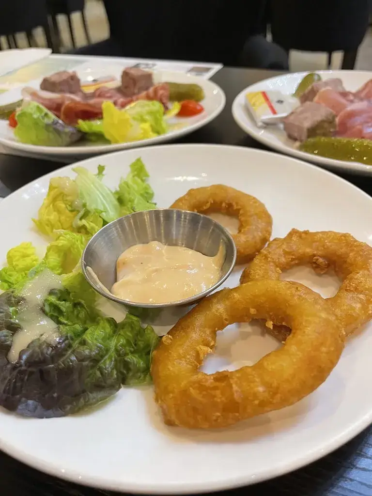 Bow Thikhamphon_Brasserie Bonaparte Aulnay_Aulnay-sous-Bois_review