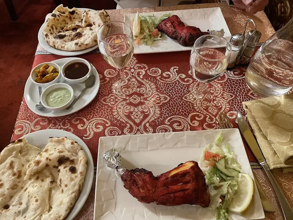 LE MAHARAJA_Aubergenville_slider_image_3