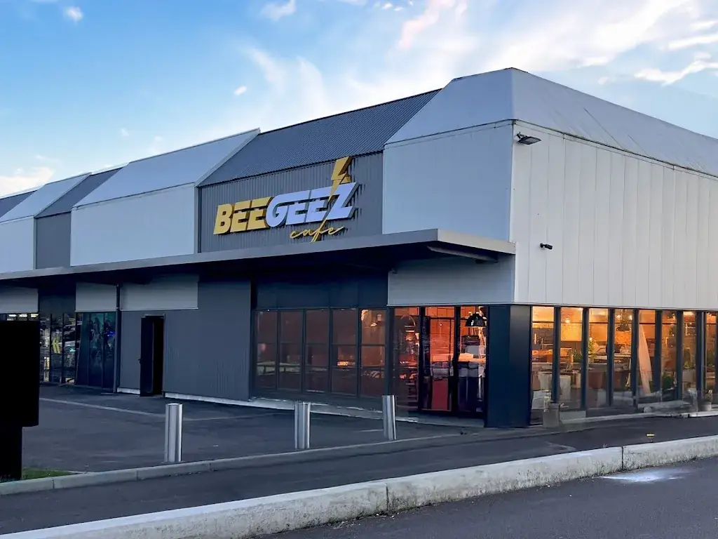 Beegee'z Café ⚡️🍔 restaurante en Flins-sur-Seine