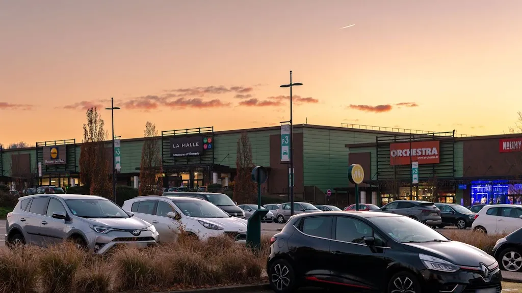 Family Village Aubergenville restaurant in Aubergenville