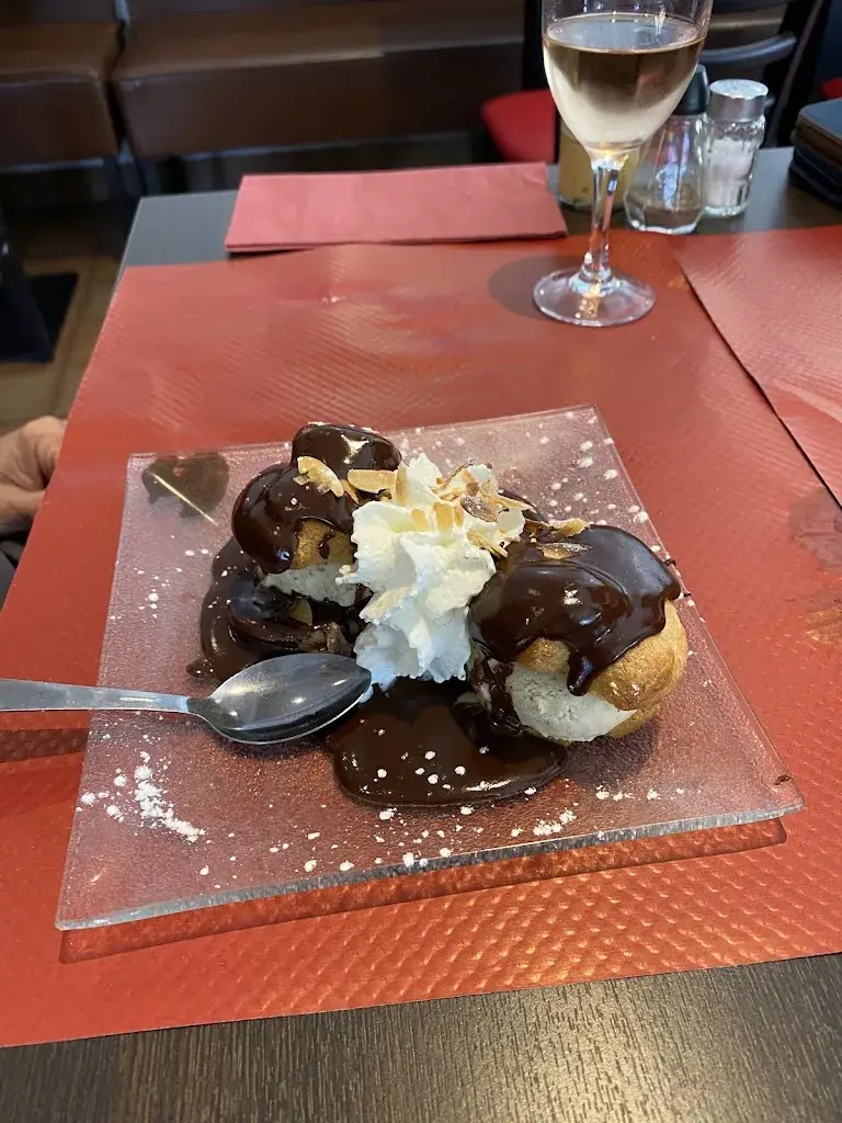 Le Week End_Aubergenville_slider_image_3