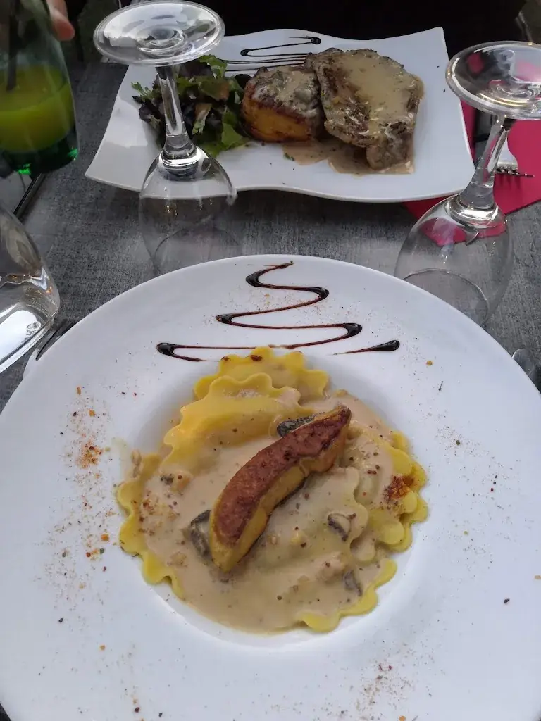 Maria Czemarnik_Le Cardinal_Maule_review