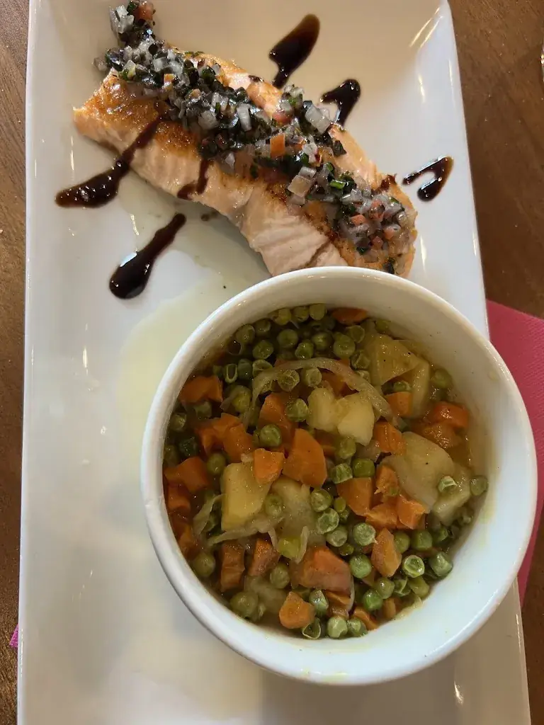 Adrien Briot_Les Marches_Dardilly_review