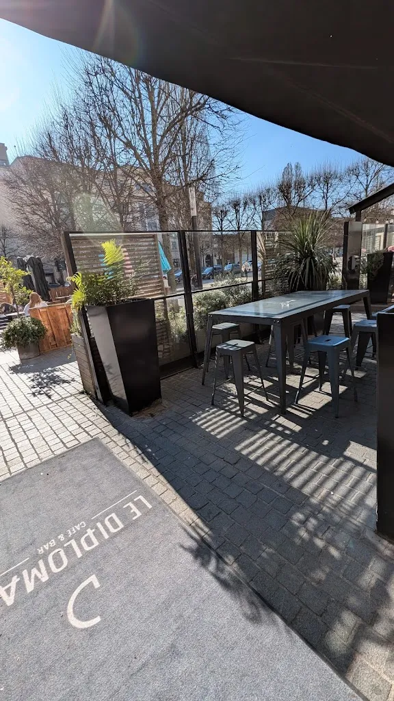 L E B_Le Diplomate_Serris_review