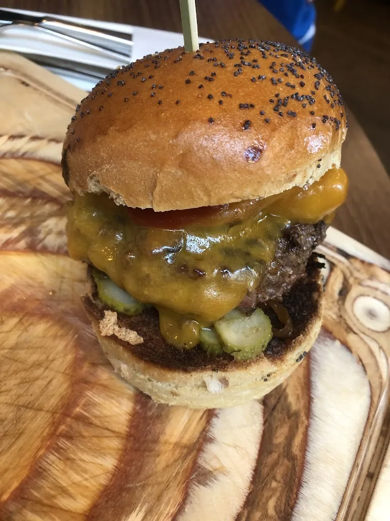 Gio Lee_Le Diplomate_Serris_review